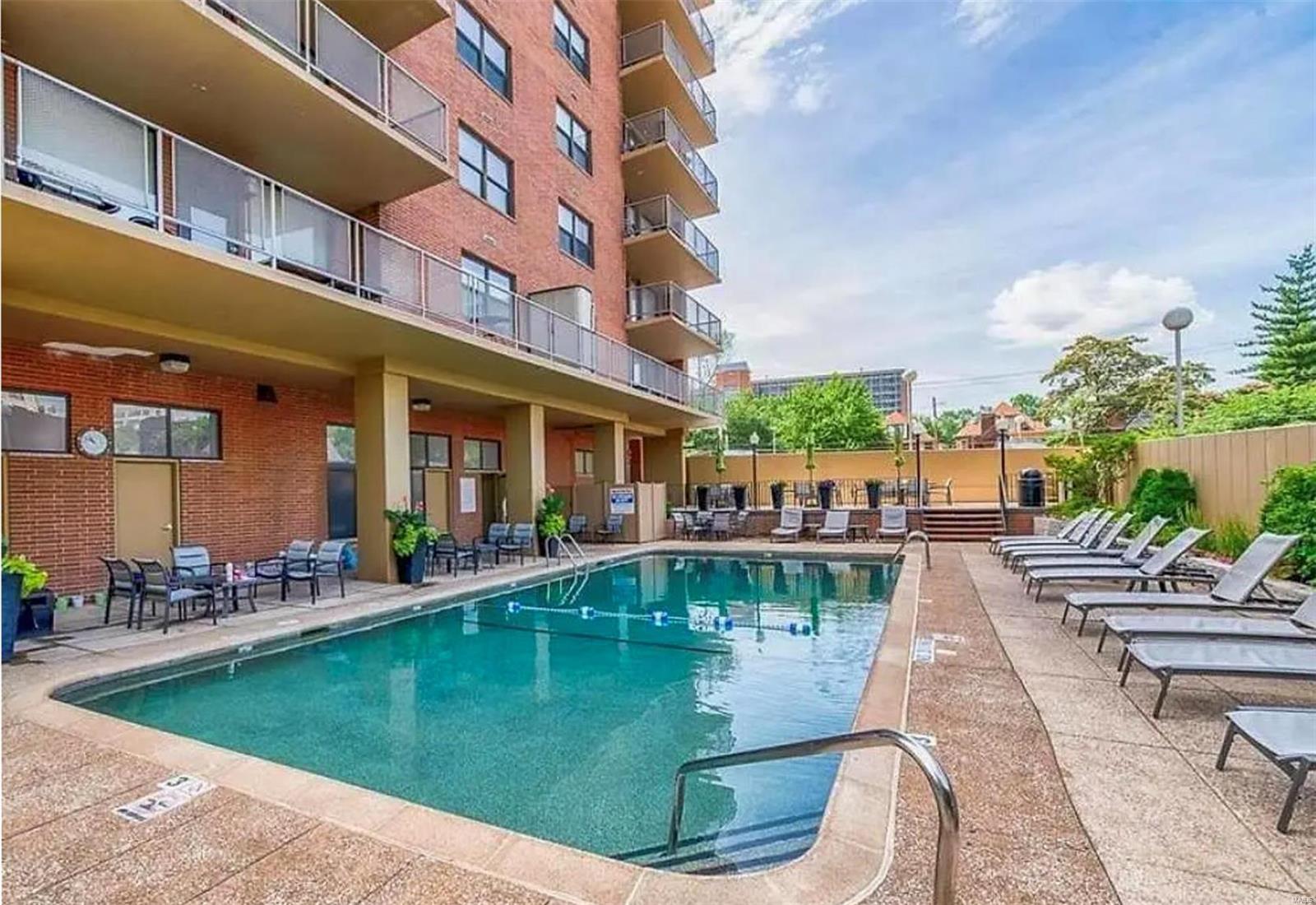 4466 West Pine Boulevard Unit: 20C