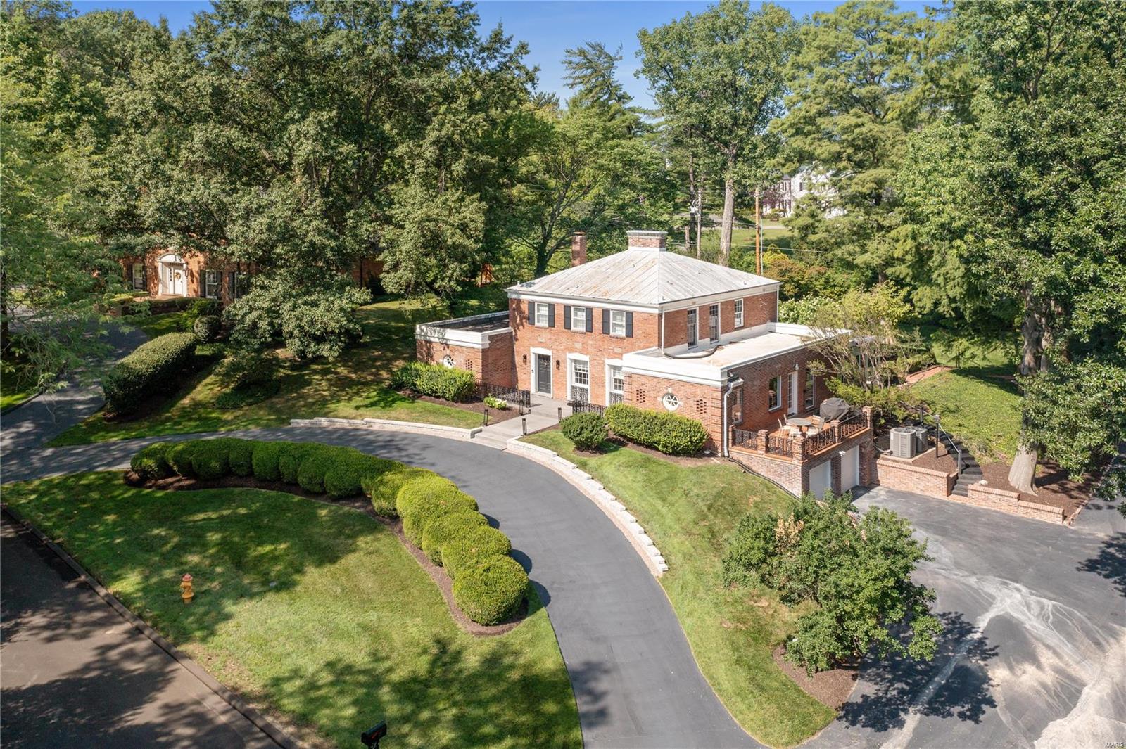 27 Briarcliff
