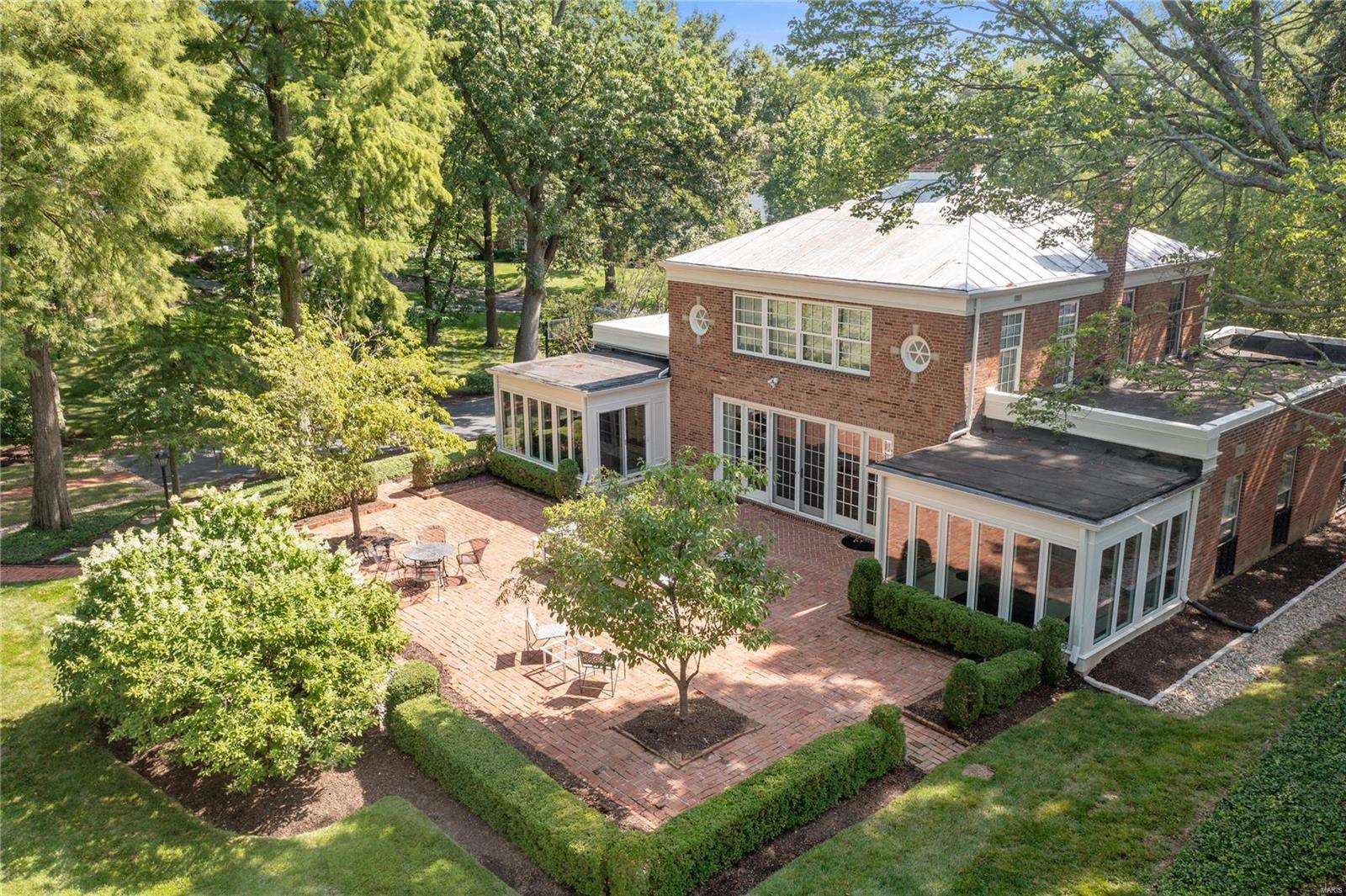 27 Briarcliff