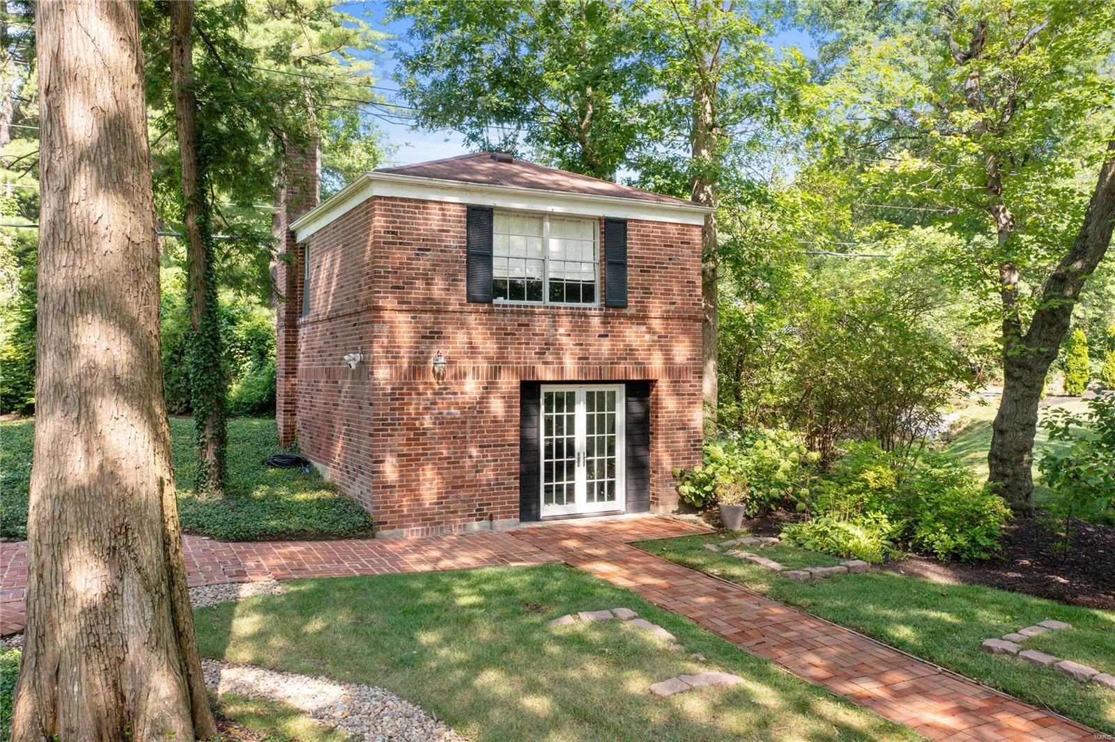 27 Briarcliff