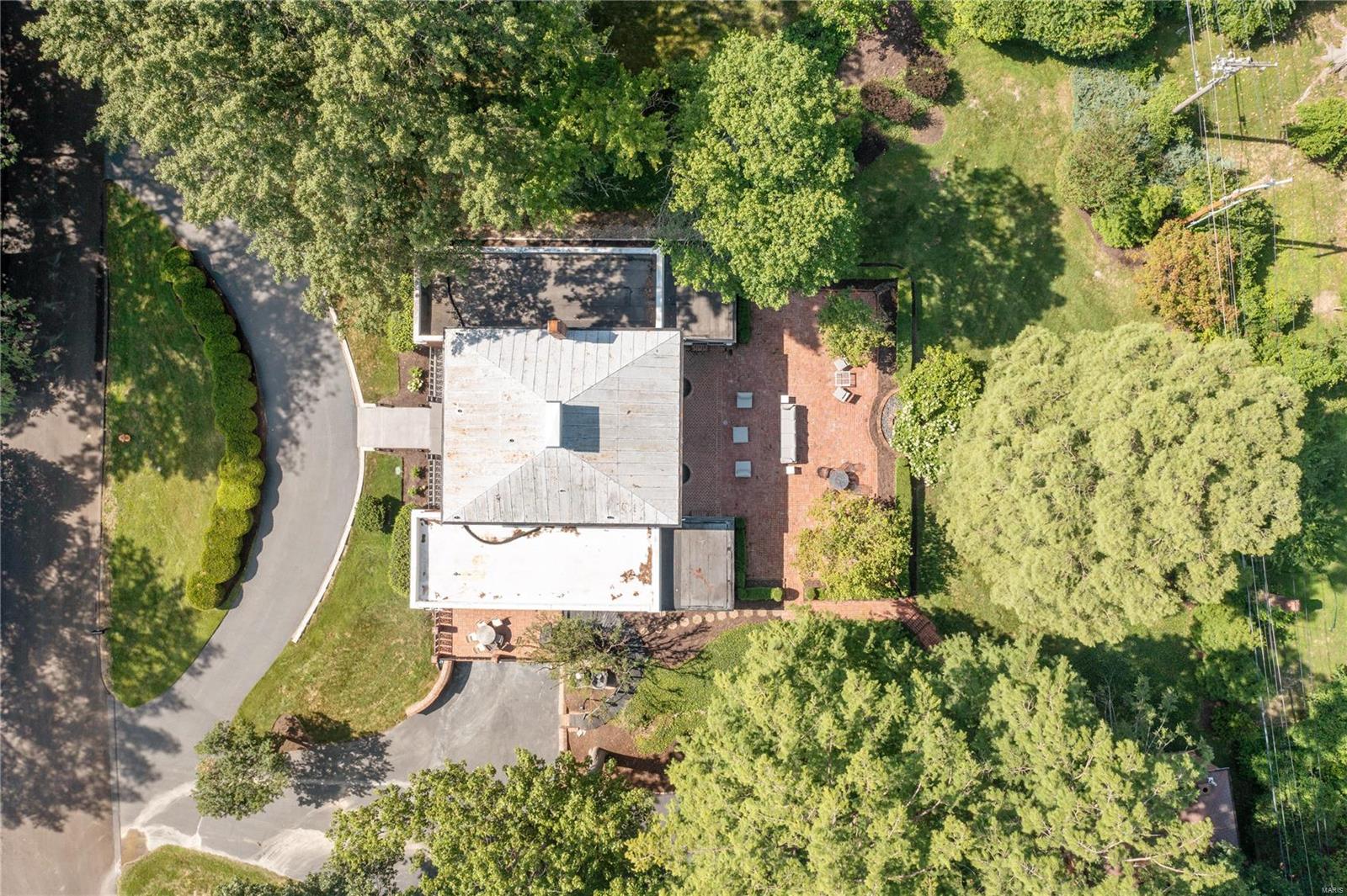 27 Briarcliff