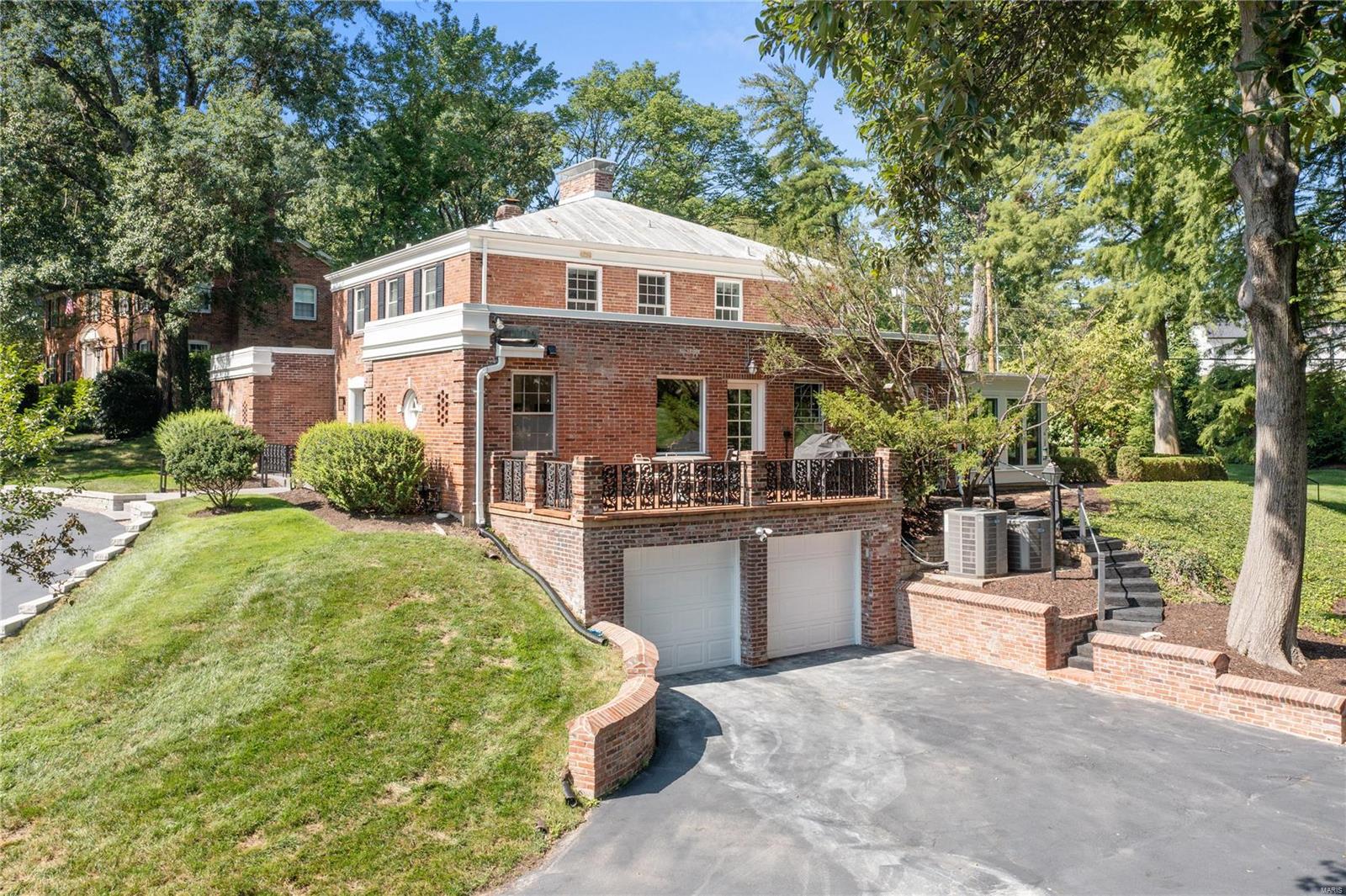 27 Briarcliff