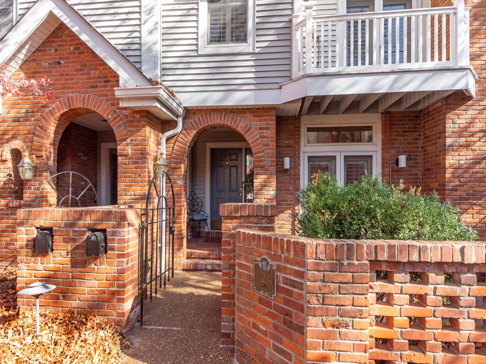 2 Country Club Terrace