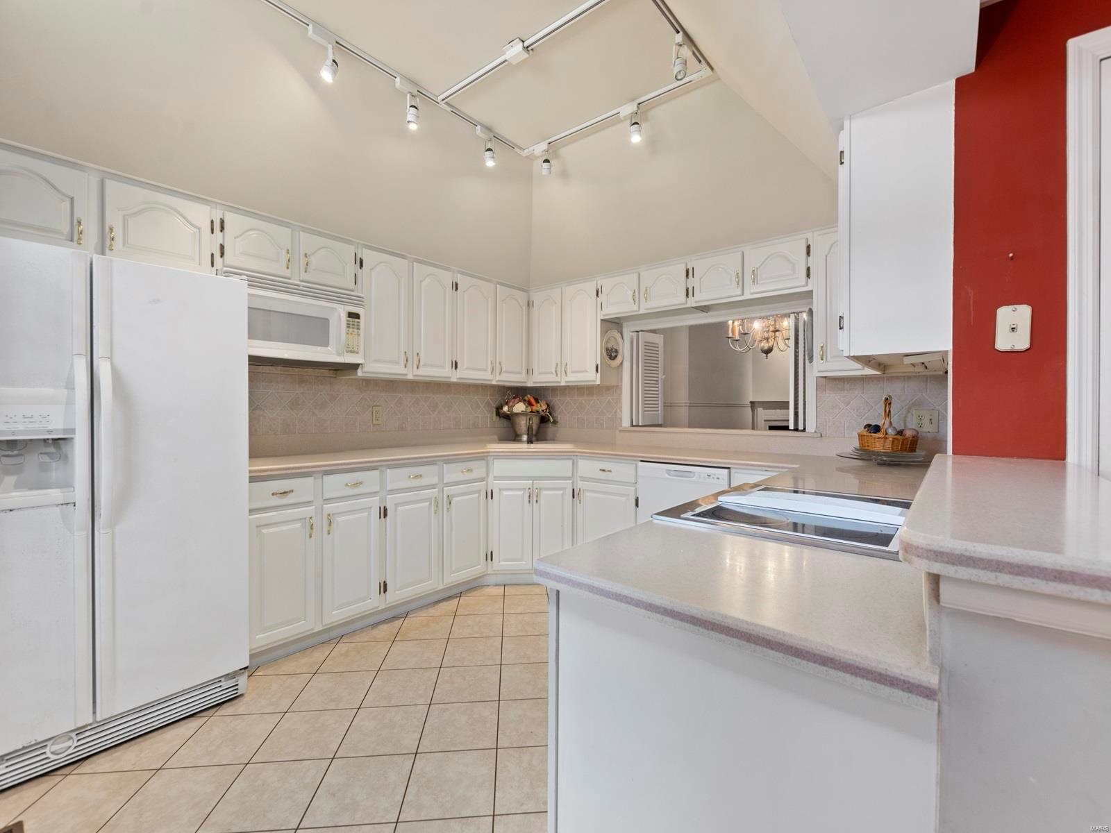 2 Country Club Terrace