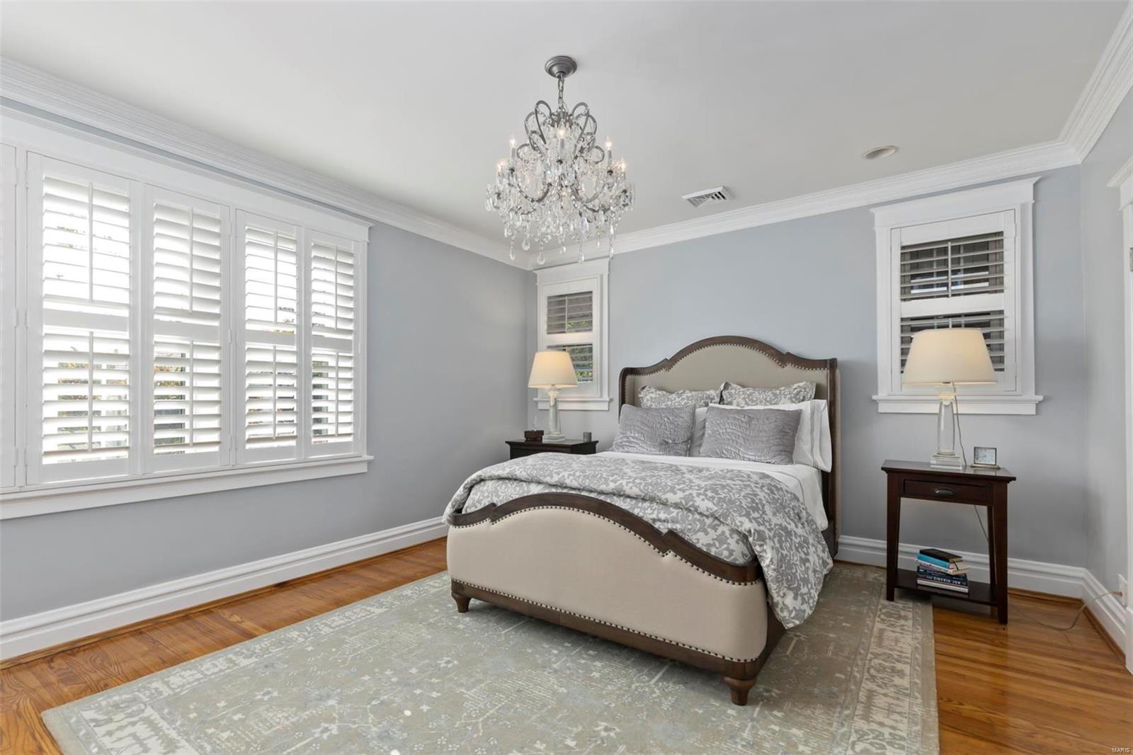 7361 Kingsbury Boulevard