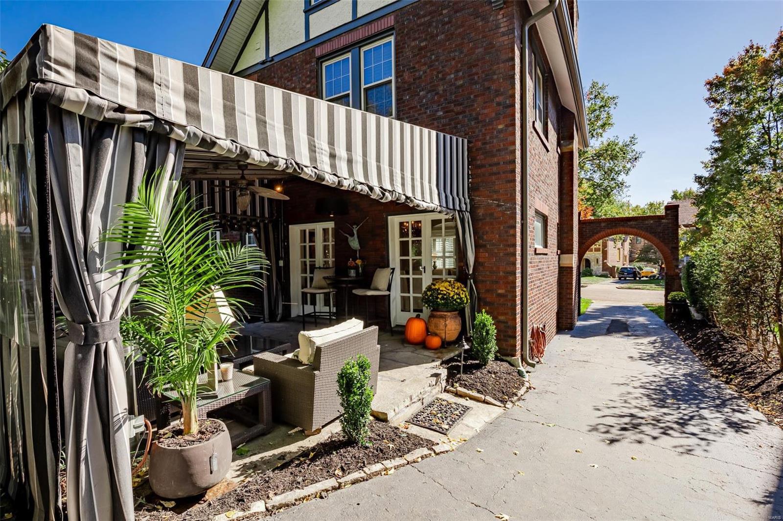 7361 Kingsbury Boulevard