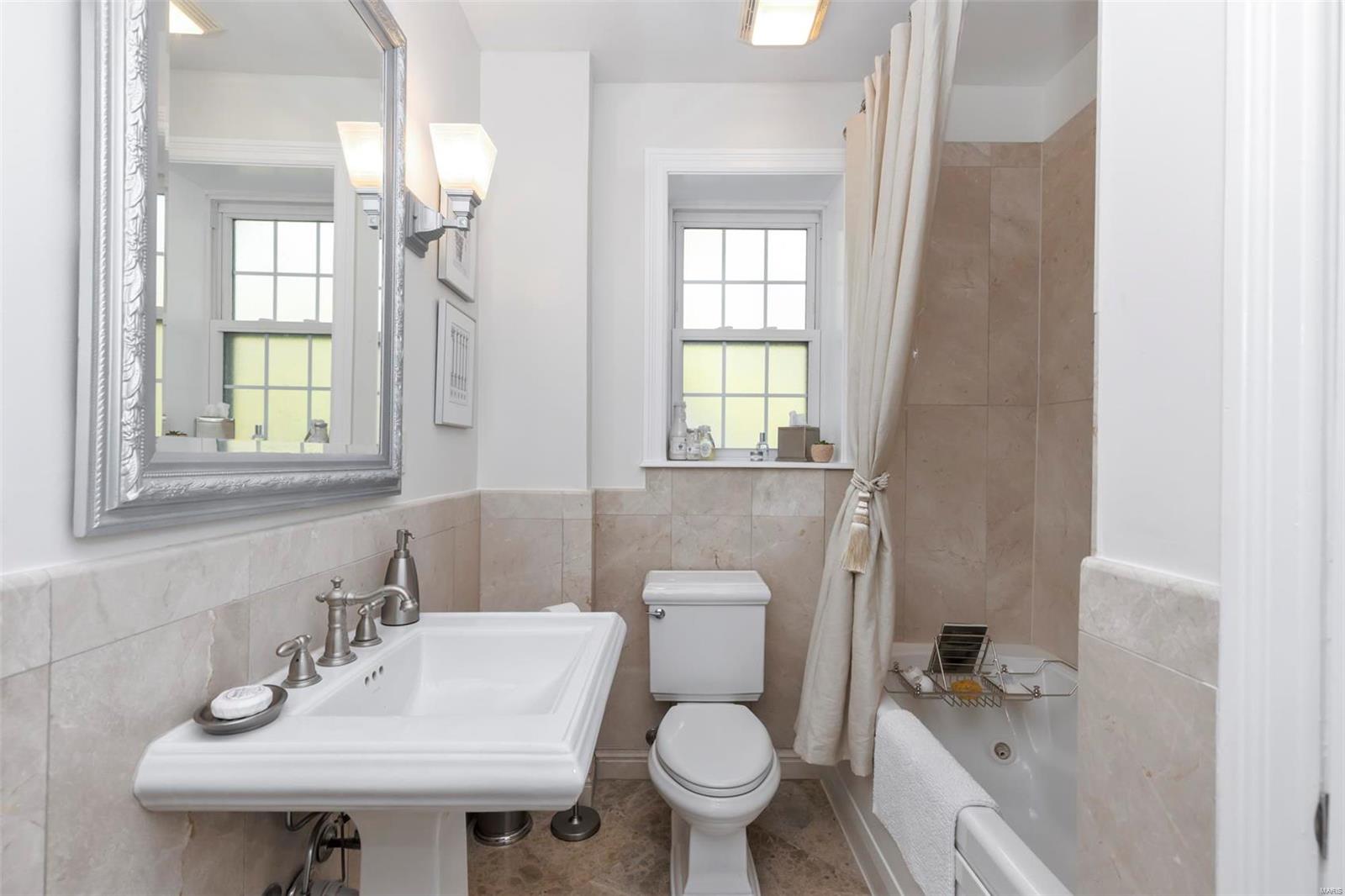 7361 Kingsbury Boulevard