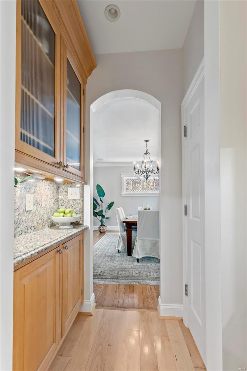 7361 Kingsbury Boulevard