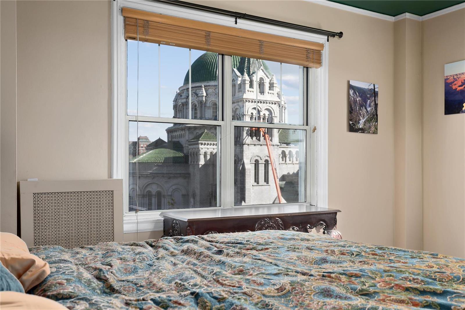 4440 Lindell Boulevard Unit: 801