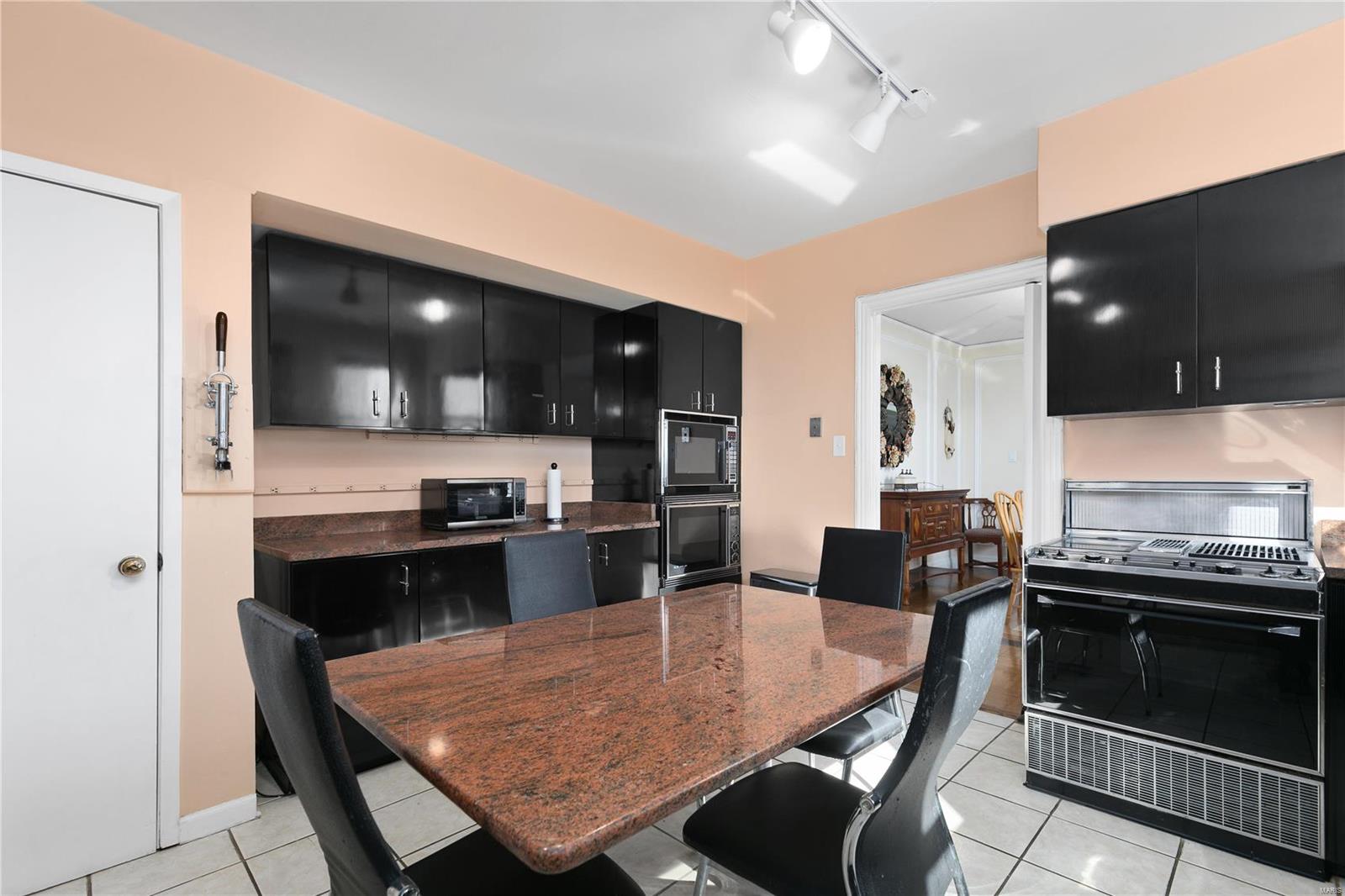 4440 Lindell Boulevard Unit: 801