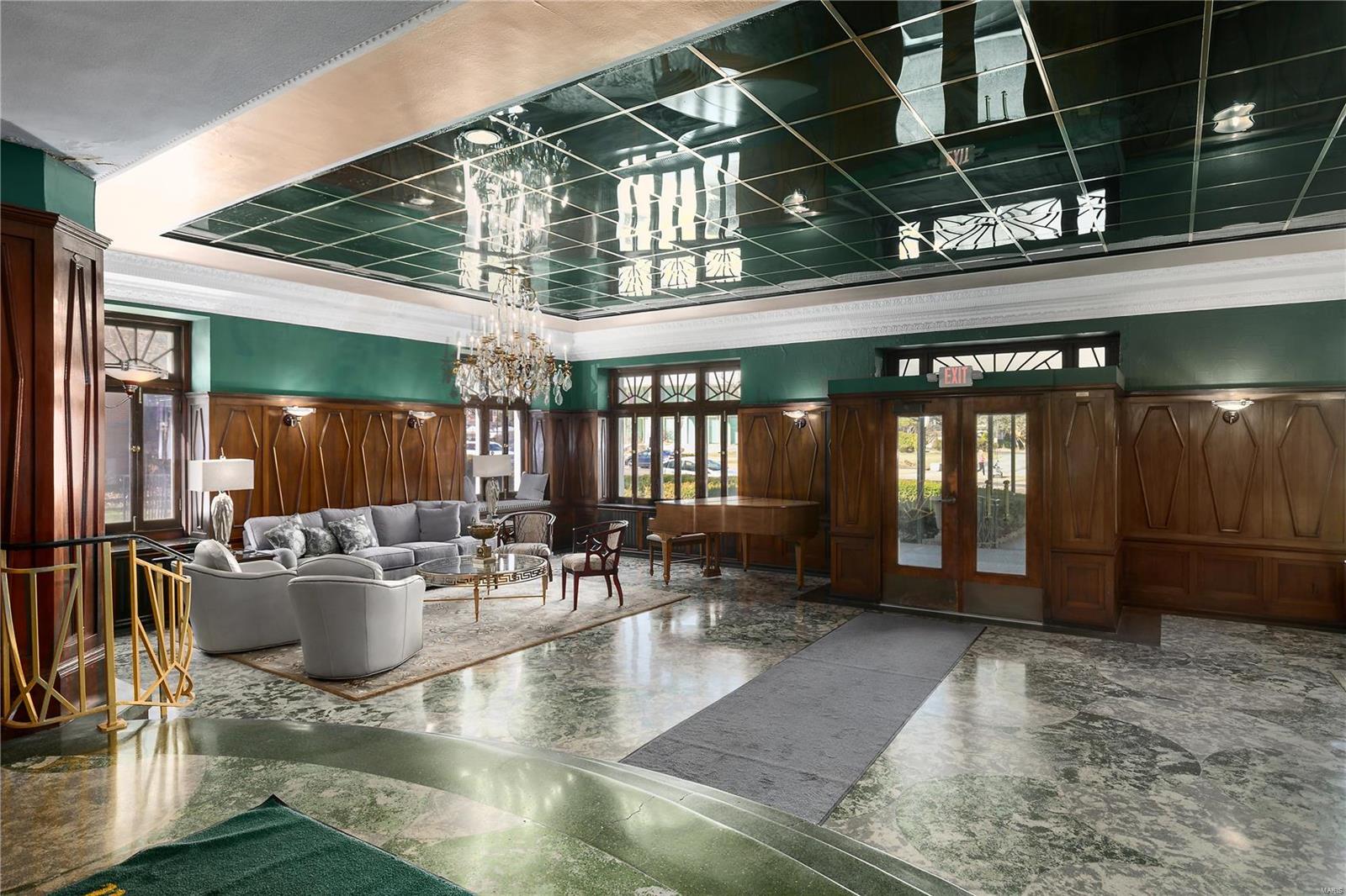 4440 Lindell Boulevard Unit: 801