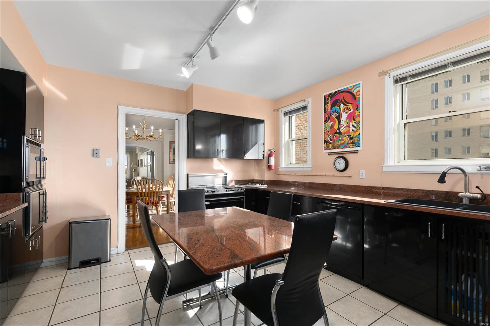 4440 Lindell Boulevard Unit: 801