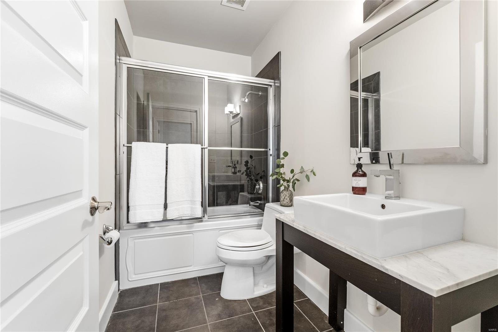 7542 Cromwell Drive Unit: 2B