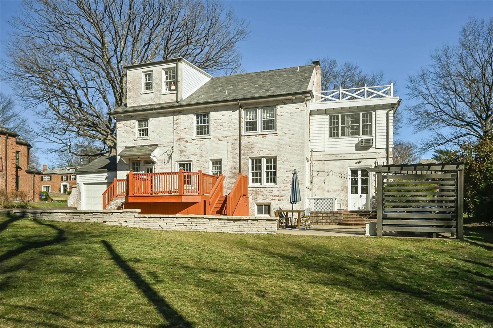17 Granada Way