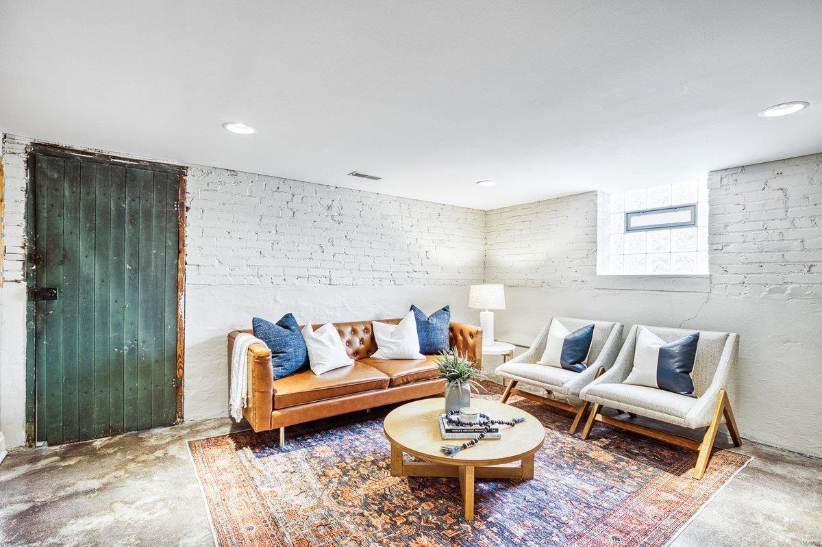 7438 Teasdale Avenue