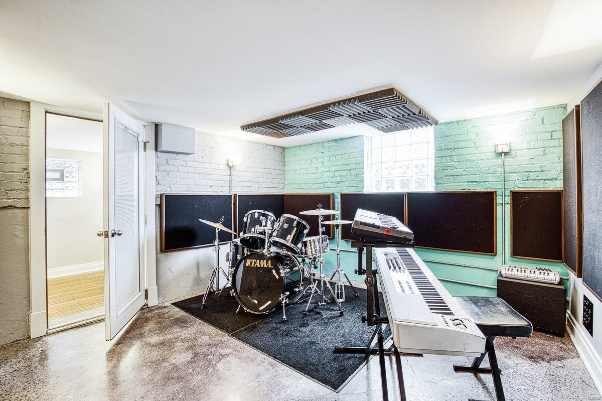 7438 Teasdale Avenue