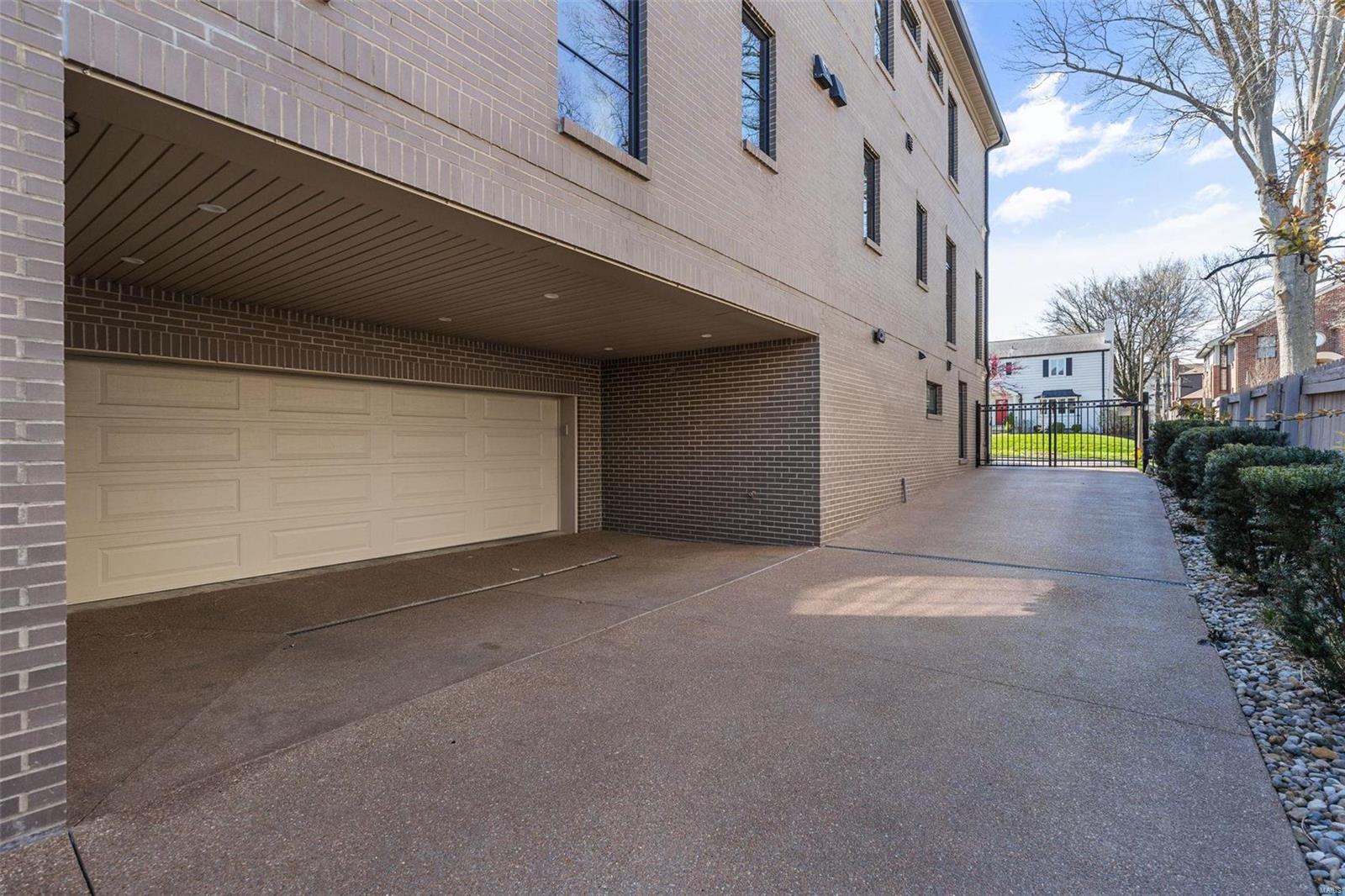 8141 Stratford Drive