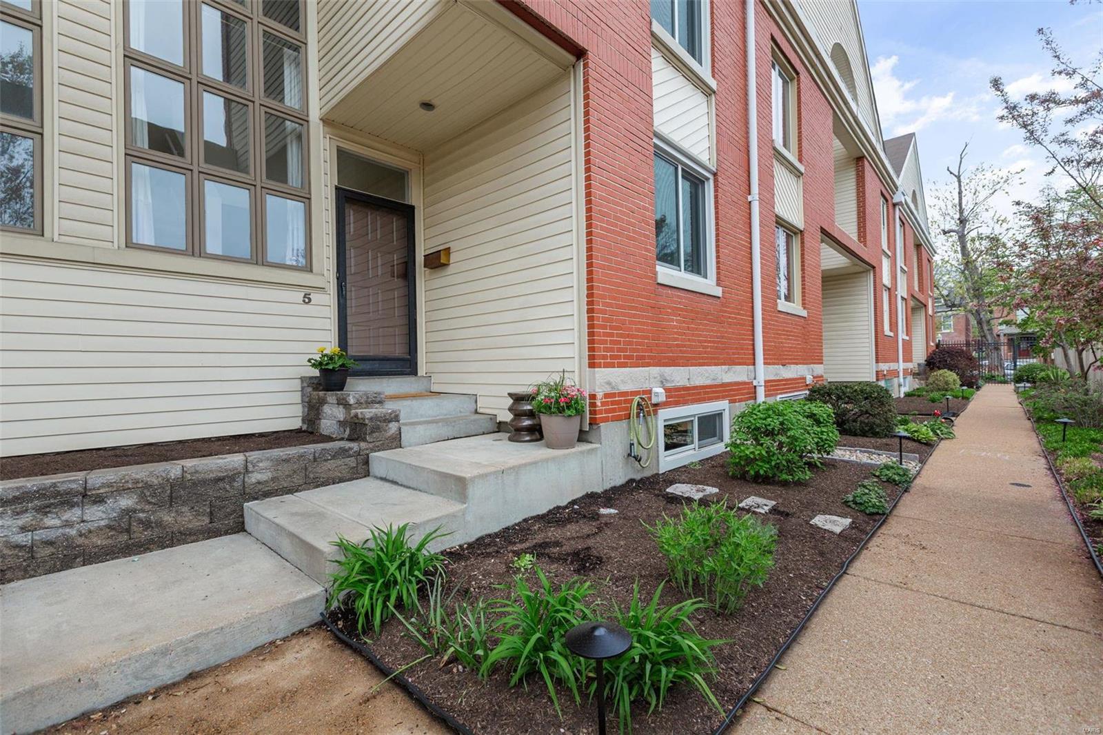 4328 Maryland Avenue Unit: 5