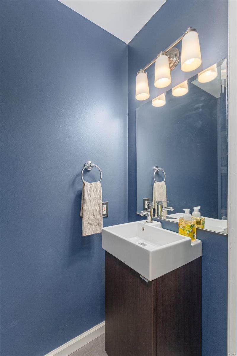 4328 Maryland Avenue Unit: 5