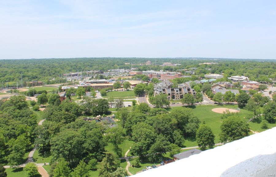 200 S Brentwood Boulevard S Unit: 6C