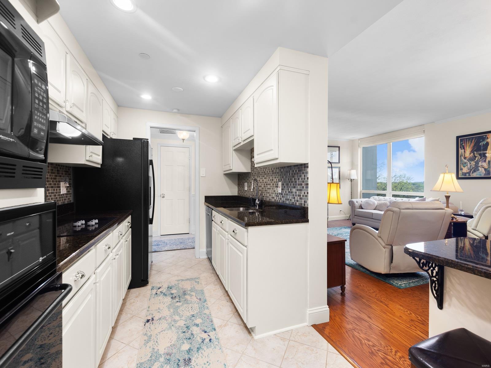 200 S Brentwood Boulevard S Unit: 6C