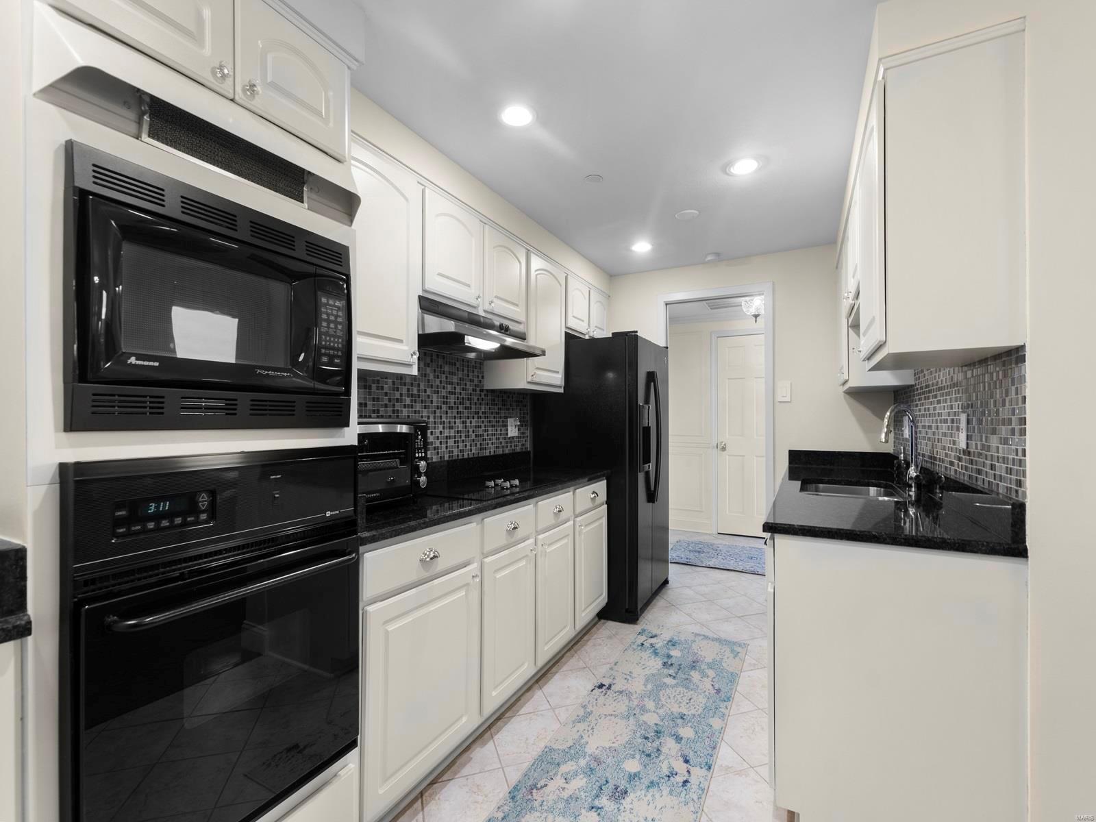 200 S Brentwood Boulevard S Unit: 6C