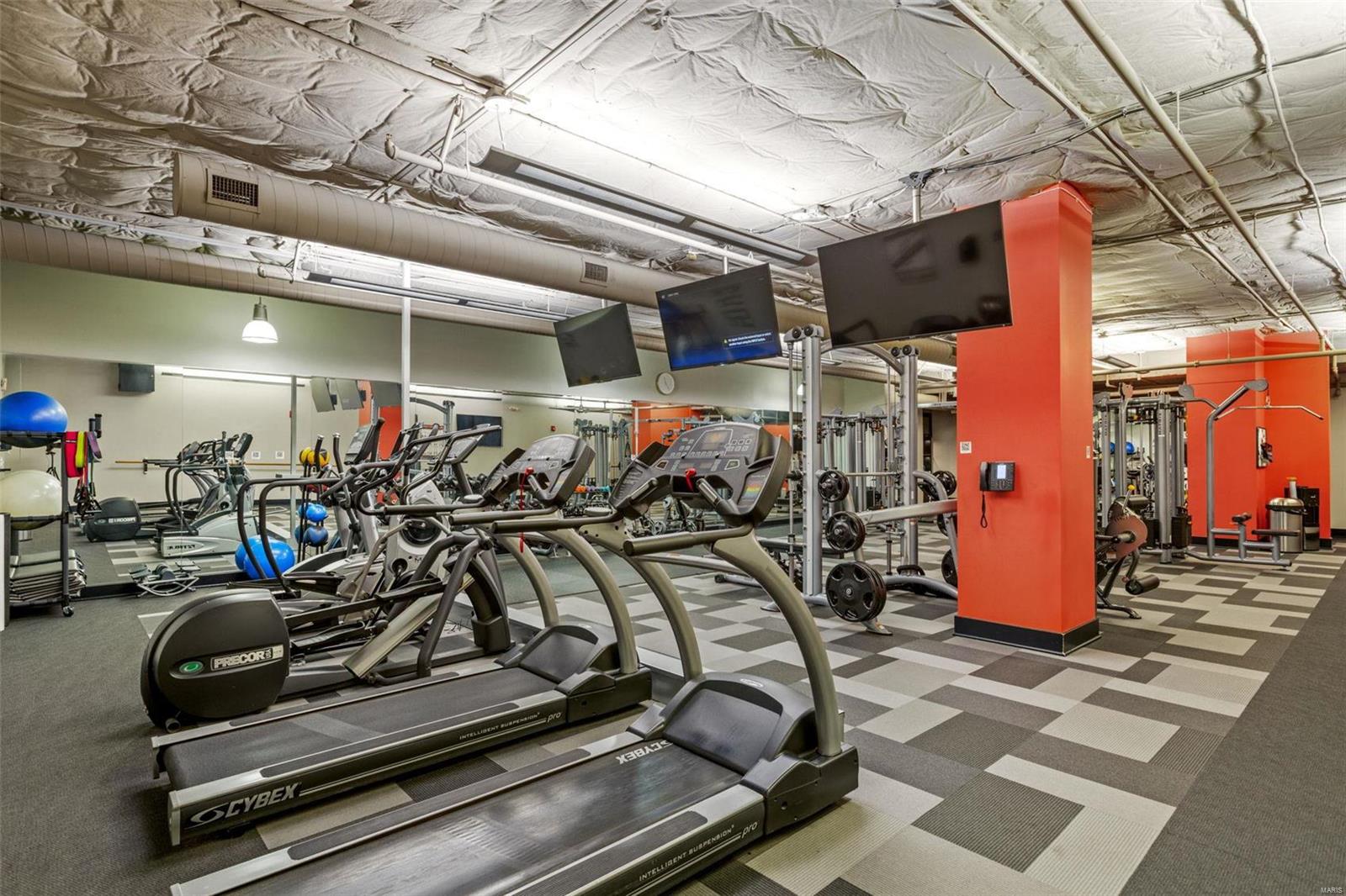 200 S Brentwood Boulevard S Unit: 6C