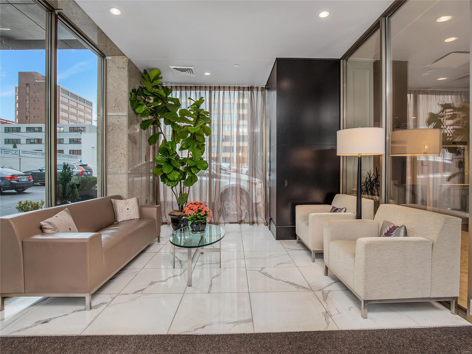 200 S Brentwood Boulevard S Unit: 6C