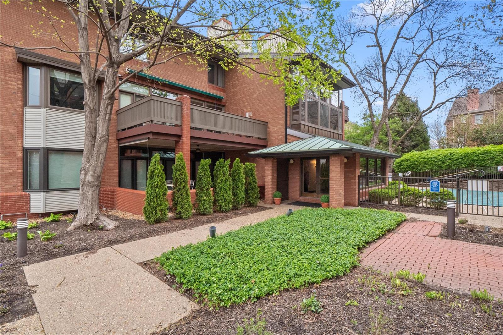 312 N Meramec Avenue Unit: 203