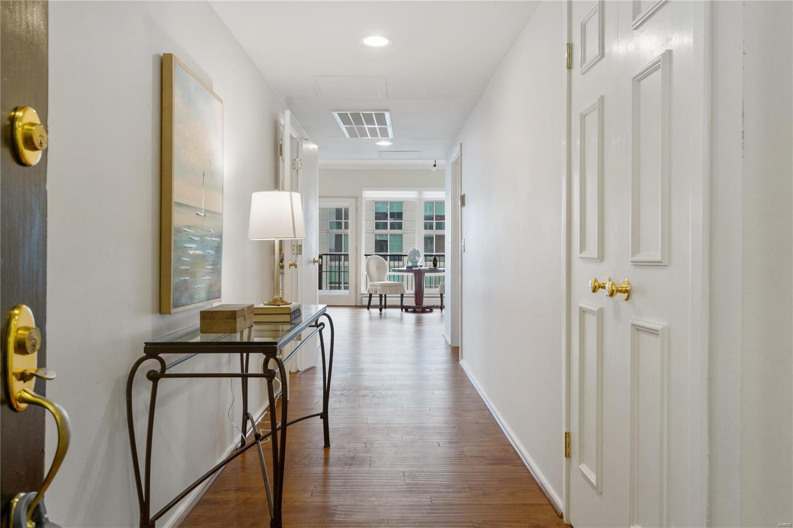 200 S Brentwood Boulevard Unit: 19D