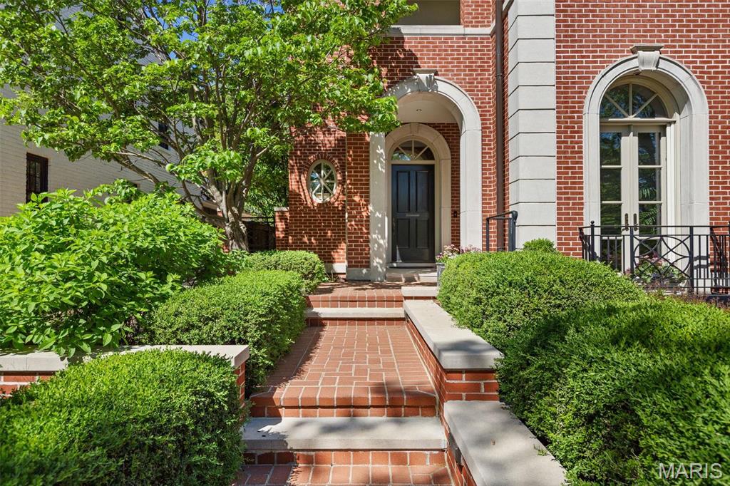 167 N Central Avenue