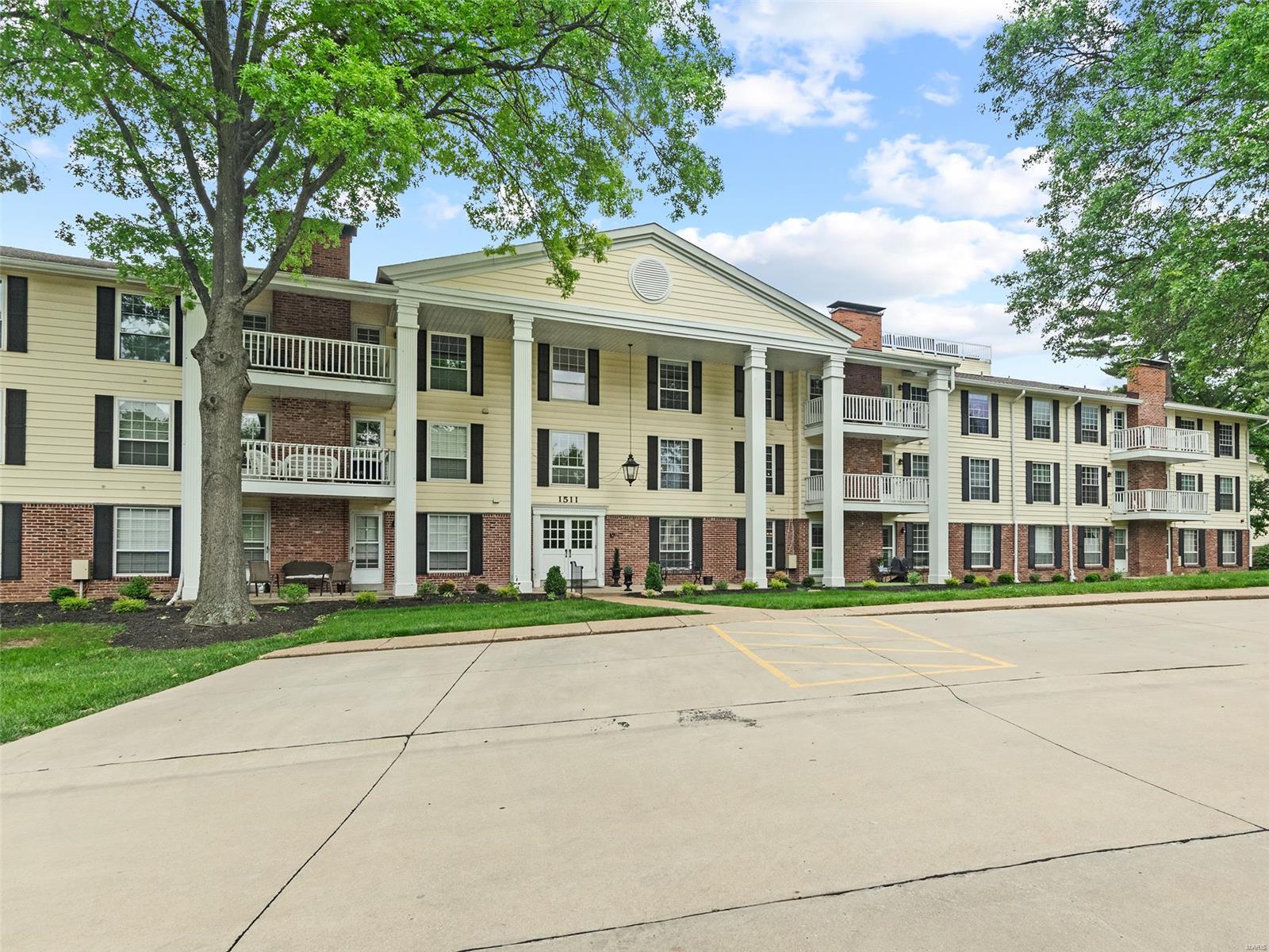 1511 Hampton Hall Drive Unit: 16