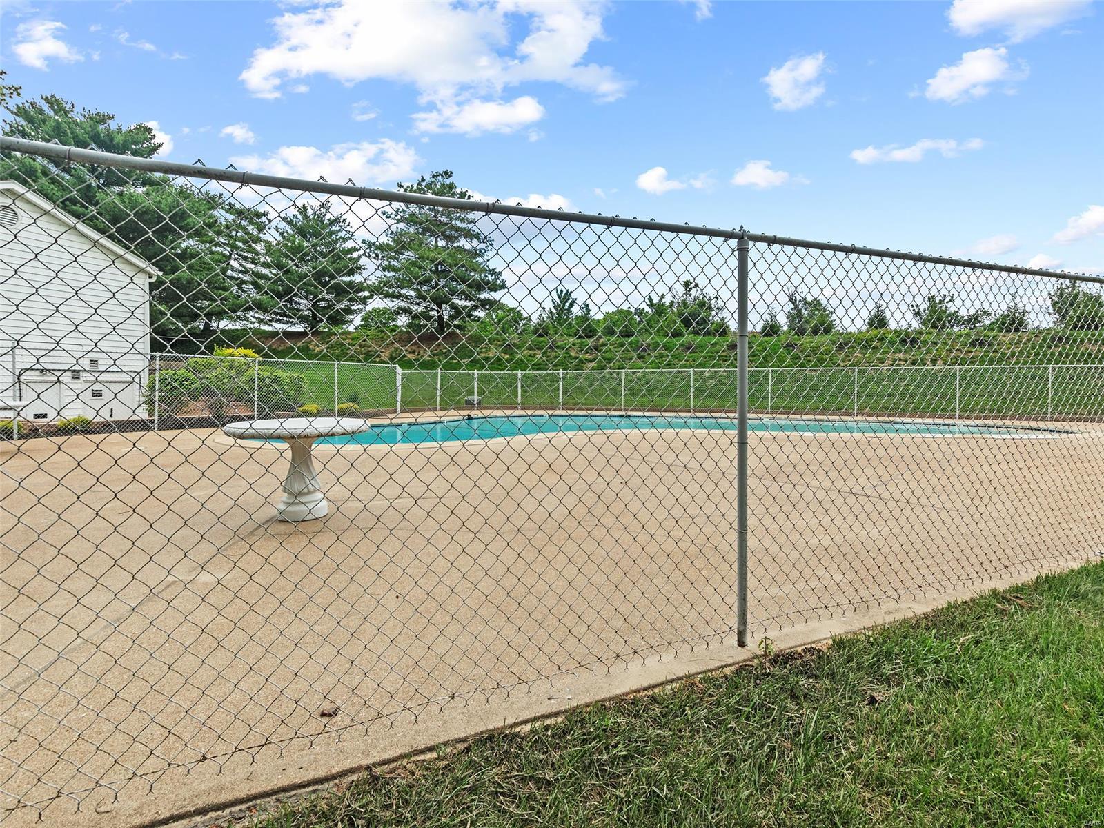 1511 Hampton Hall Drive Unit: 16