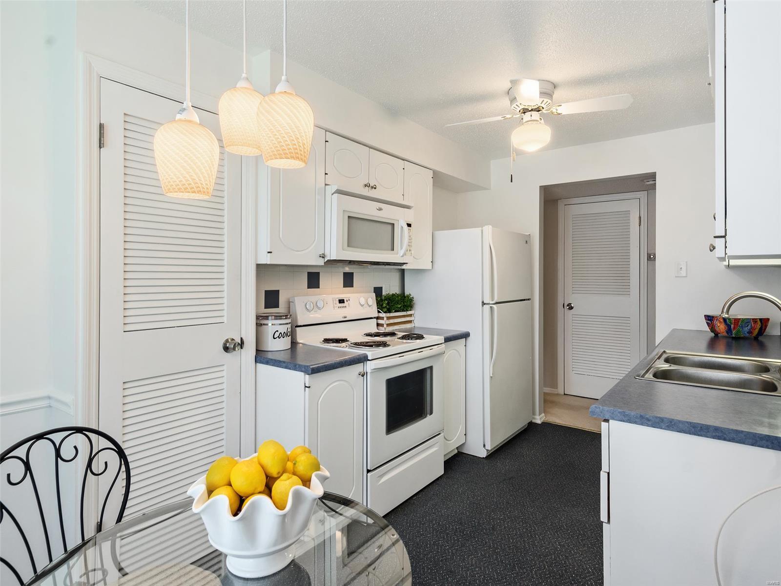 1511 Hampton Hall Drive Unit: 16