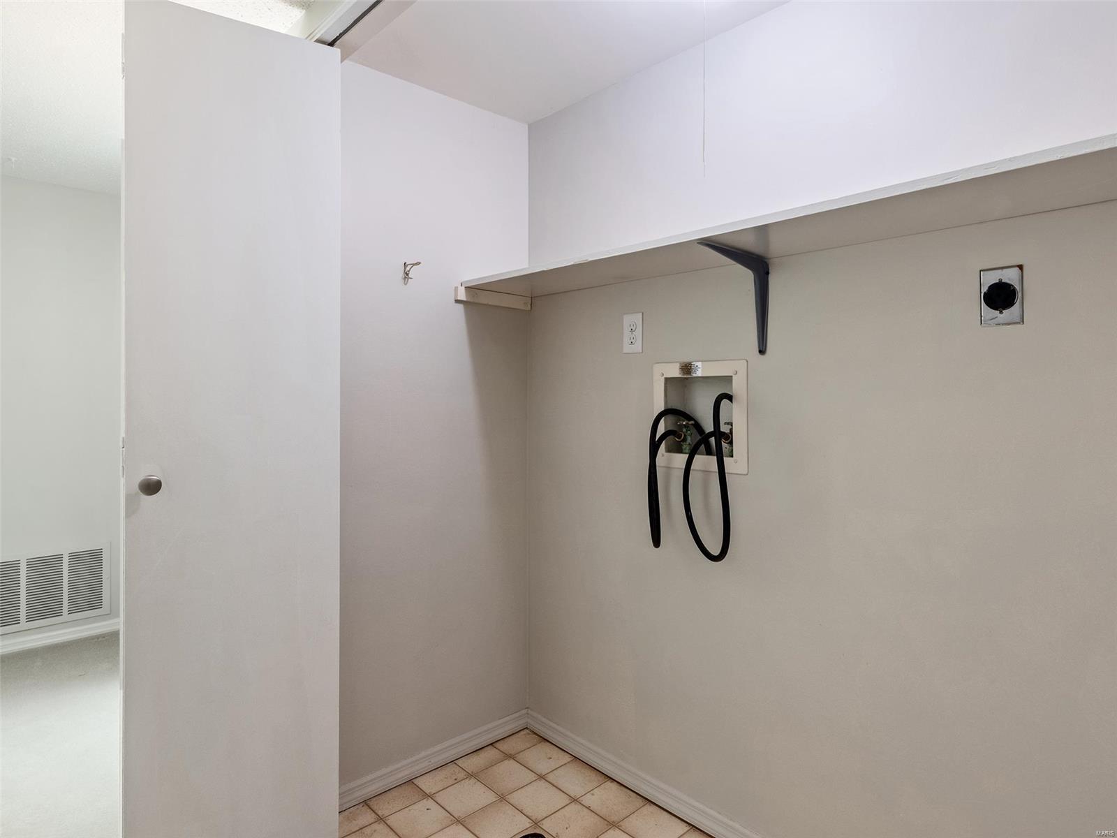 1511 Hampton Hall Drive Unit: 16