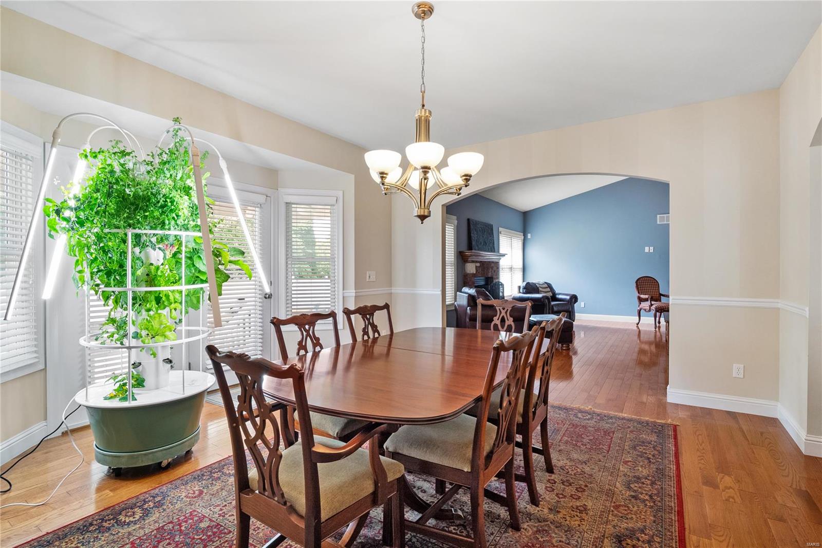 1100 Renfrew Lane