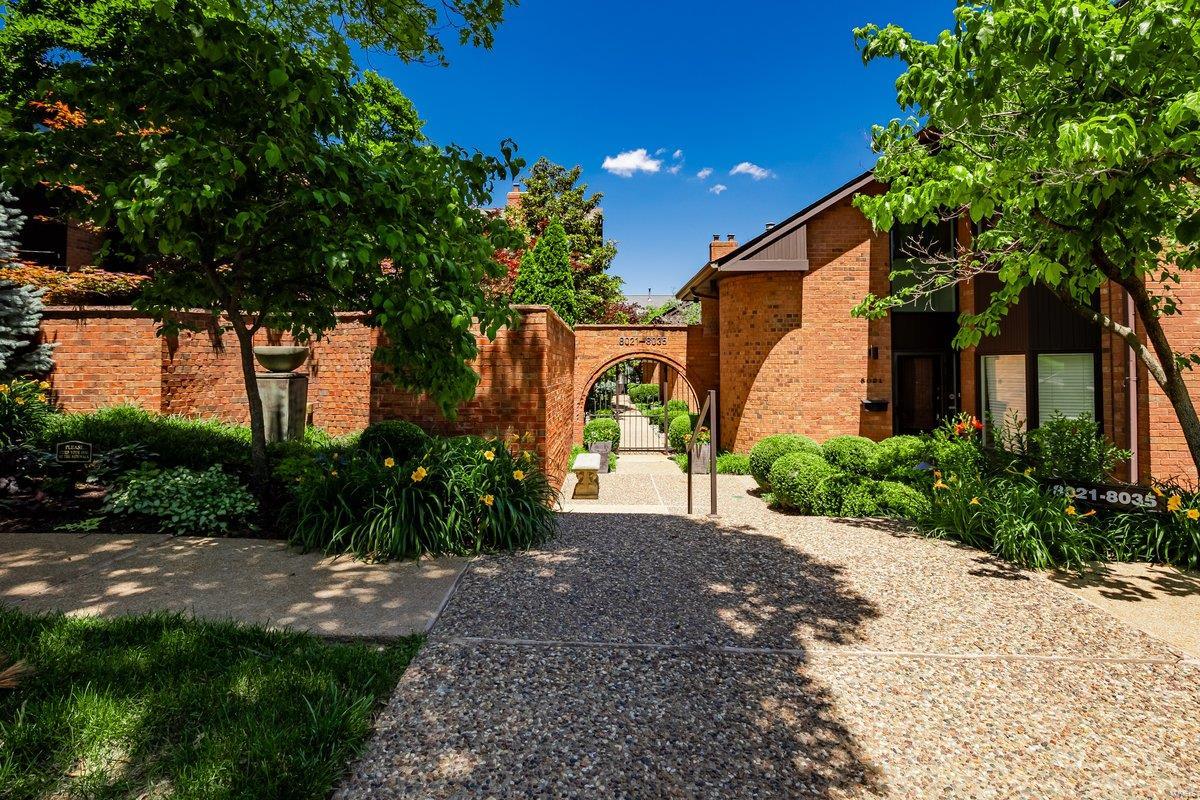 8031 Kingsbury Boulevard