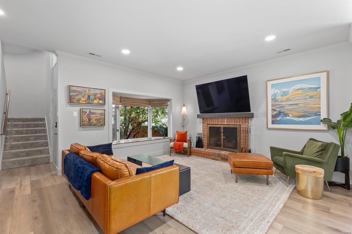 8031 Kingsbury Boulevard