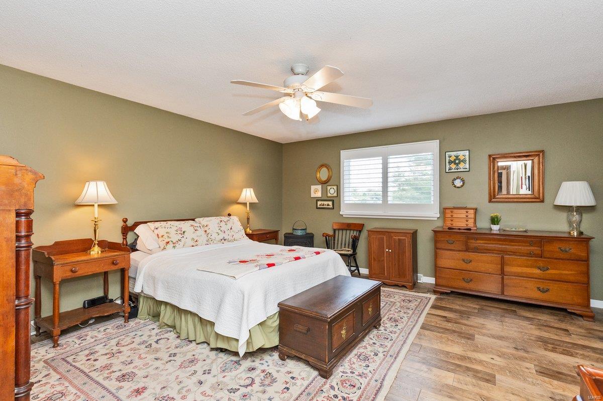 2210 Viewroyal Drive