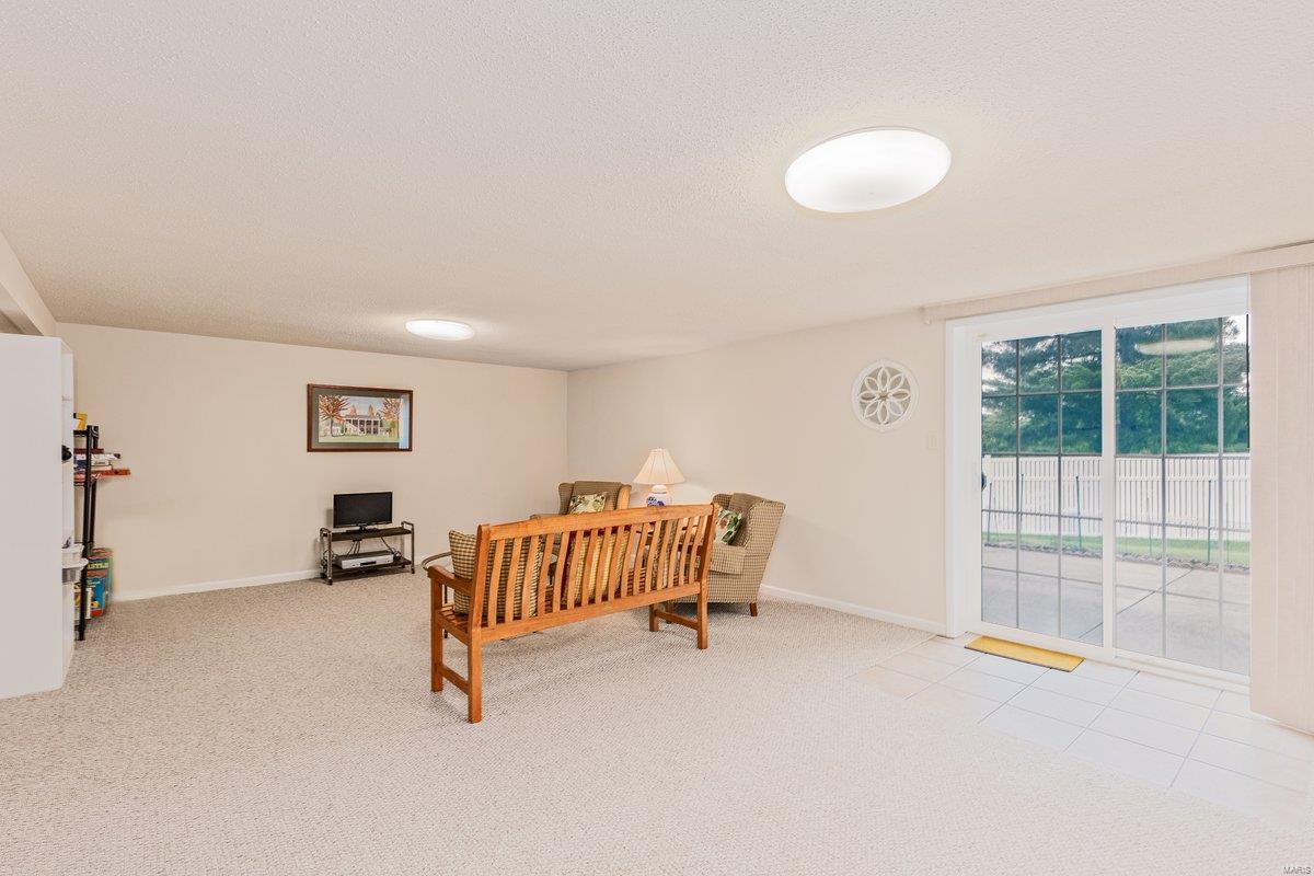 2210 Viewroyal Drive