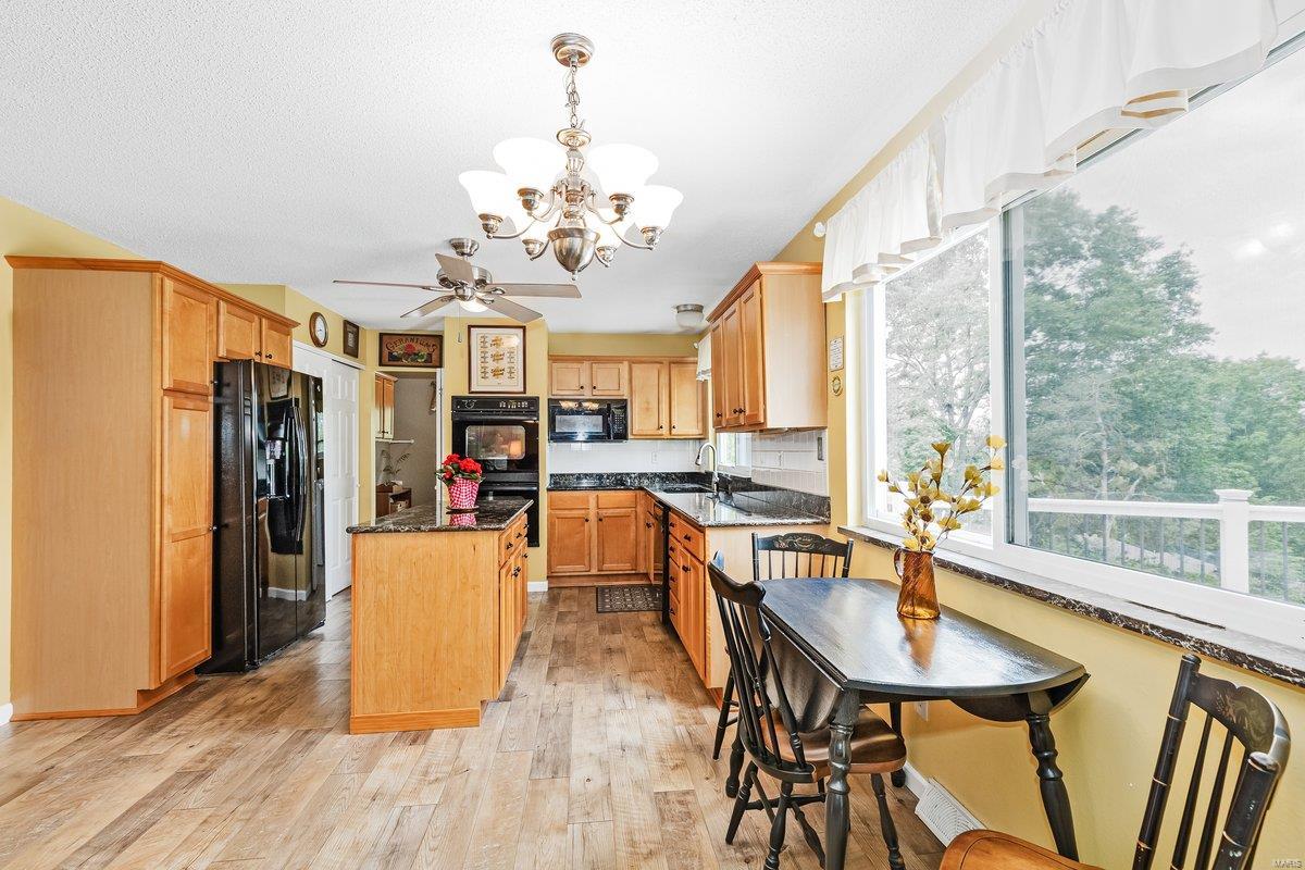 2210 Viewroyal Drive