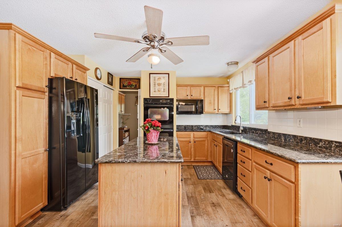 2210 Viewroyal Drive