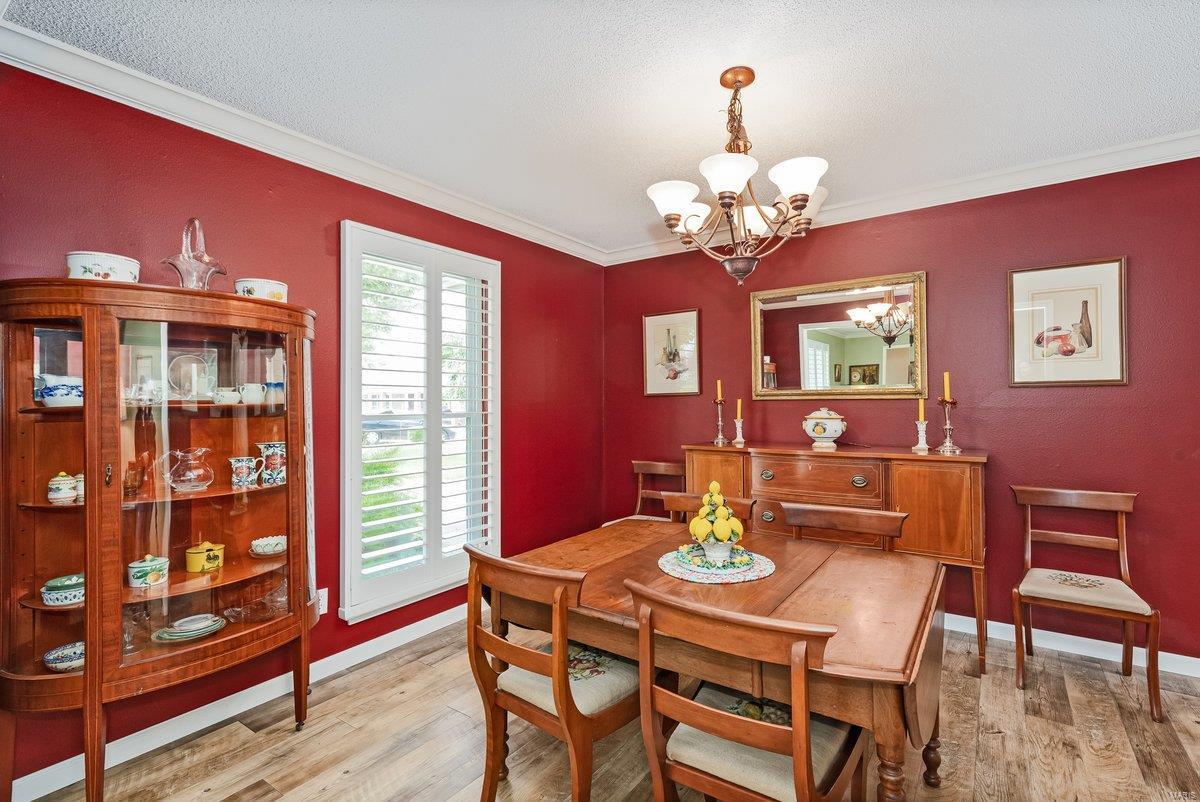 2210 Viewroyal Drive