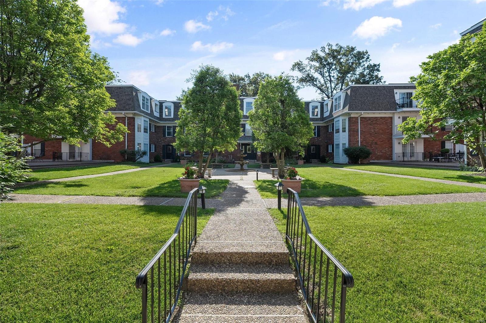 528 N Kirkwood Road Unit: 3C