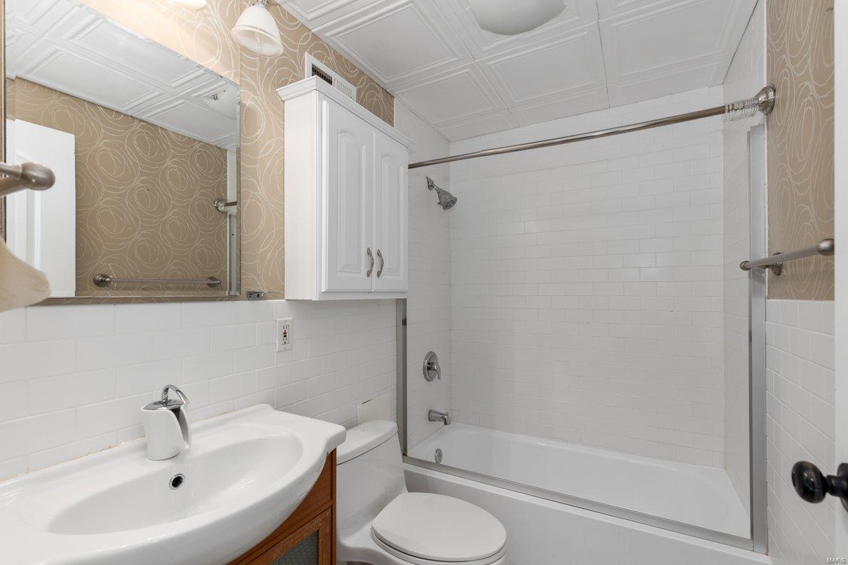 4501 Lindell Boulevard Unit: 4D