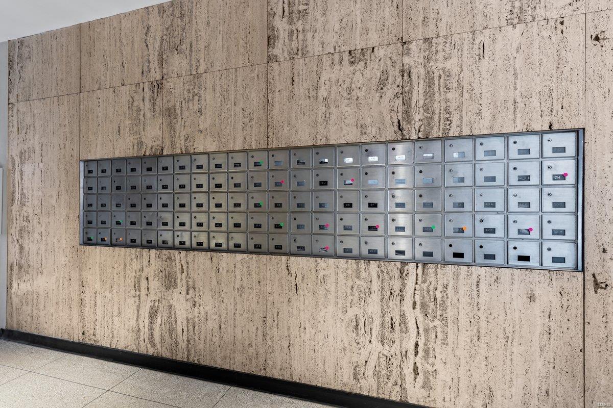 4501 Lindell Boulevard Unit: 4D