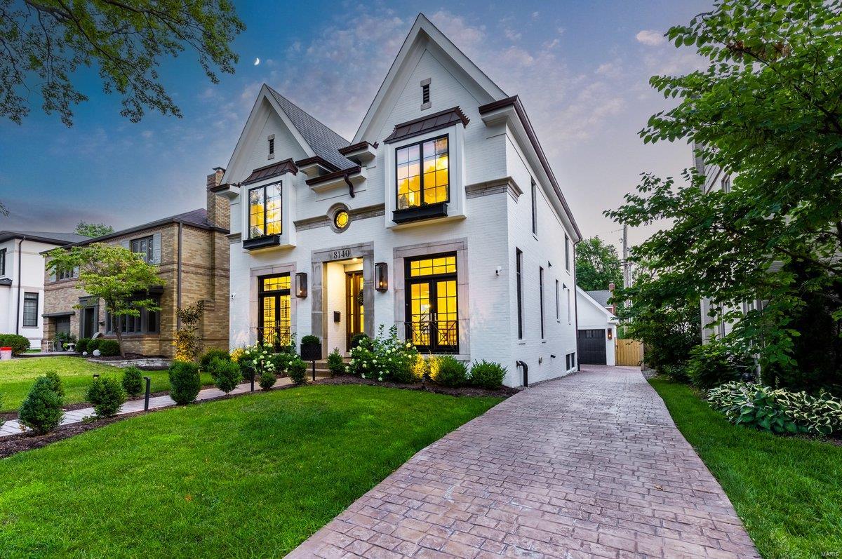 8140 Kingsbury Boulevard