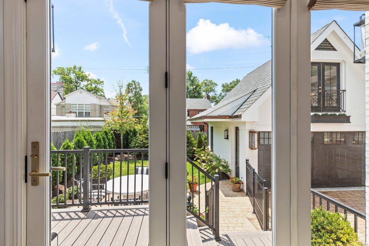 8140 Kingsbury Boulevard