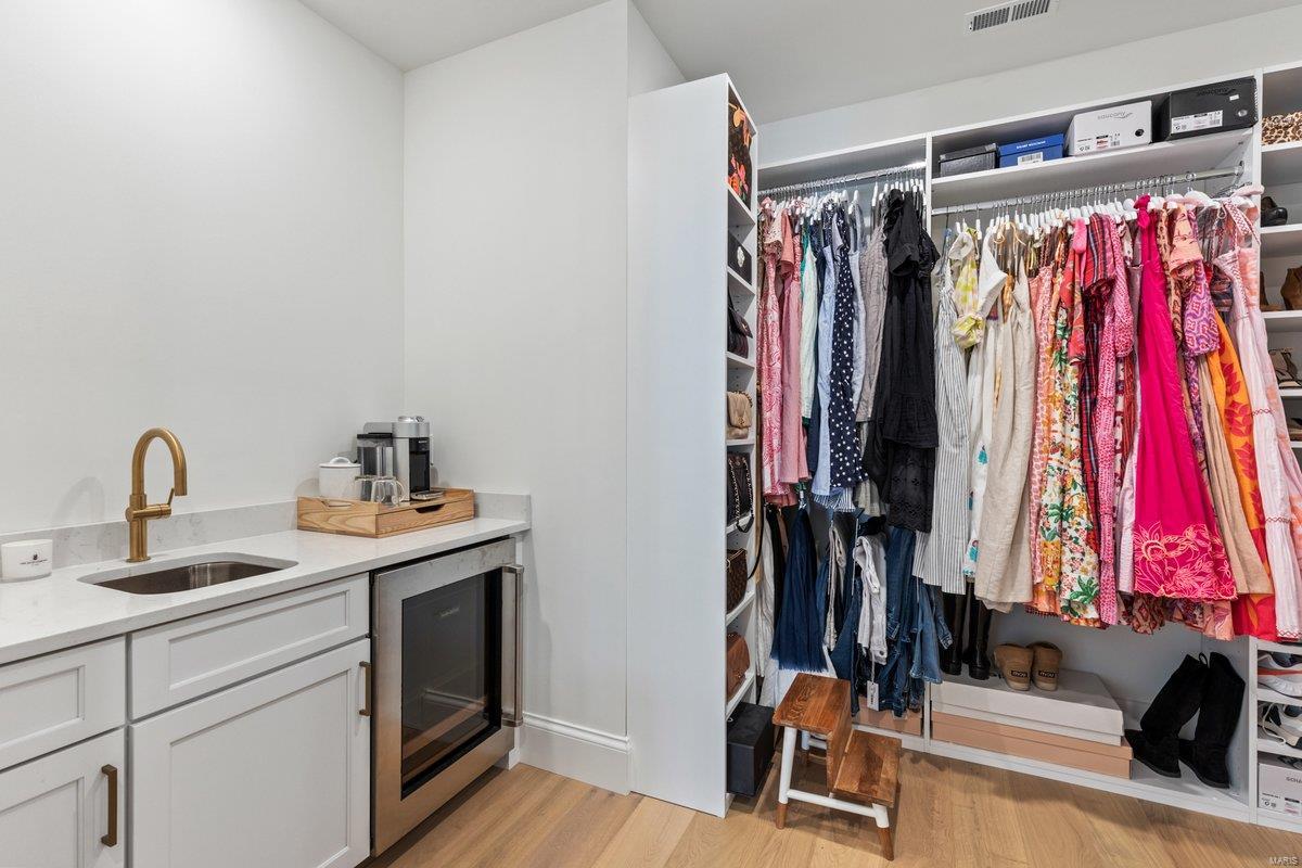 8140 Kingsbury Boulevard