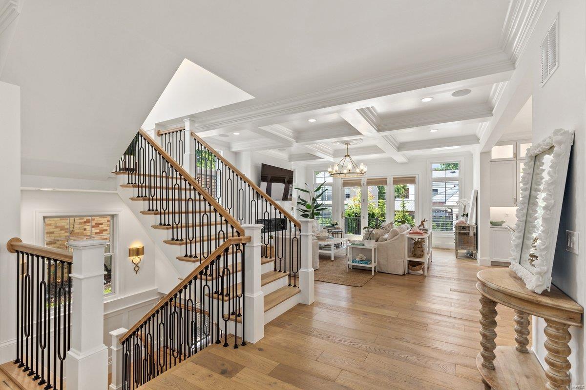 8140 Kingsbury Boulevard